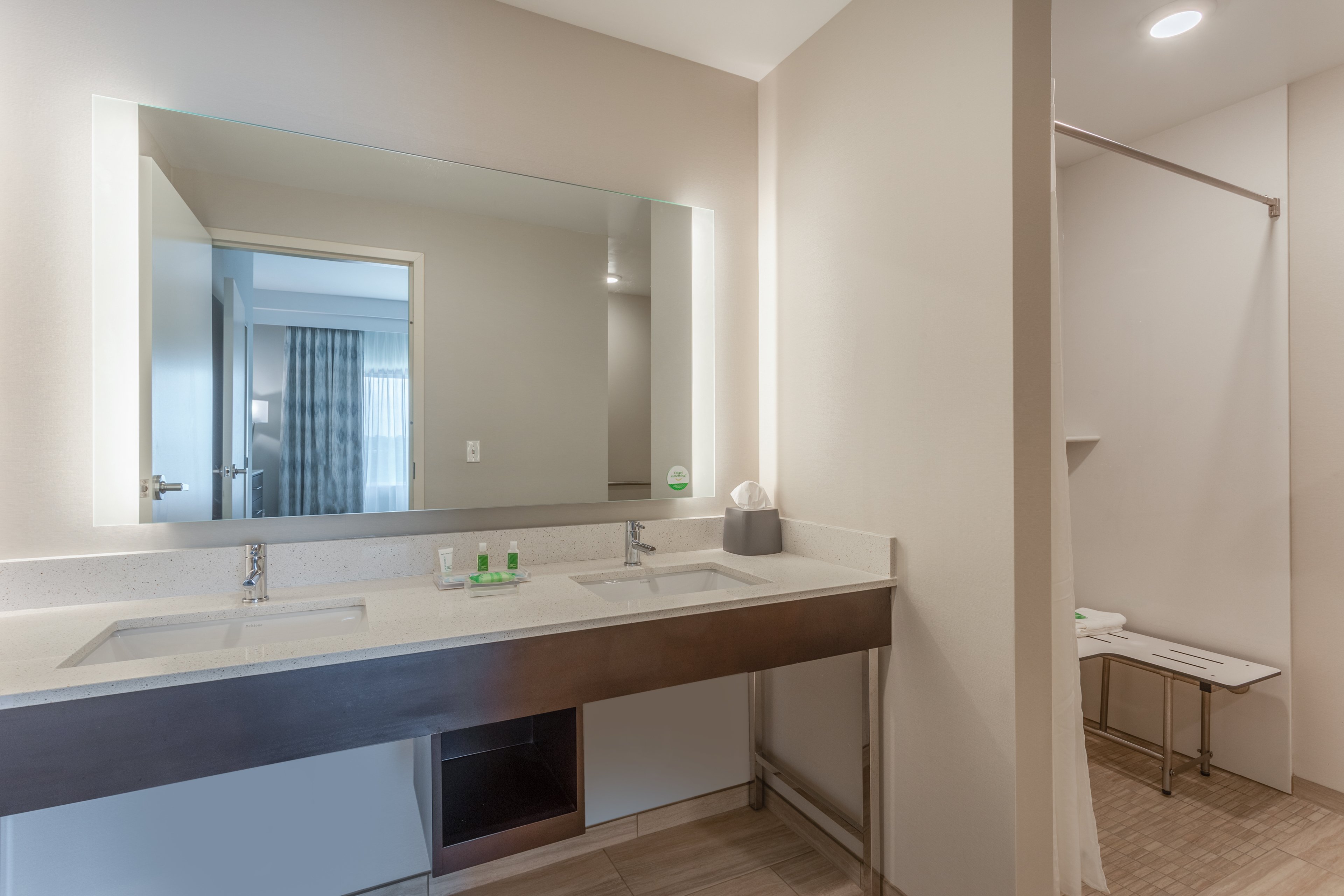 Holiday Inn & Suites Jefferson City 41/42