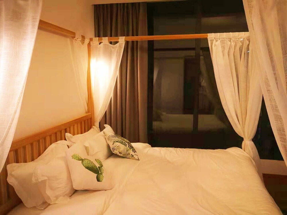 ROMANTIC, DOUBLE BED