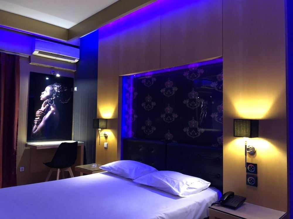 Olympic Hotel 9/23