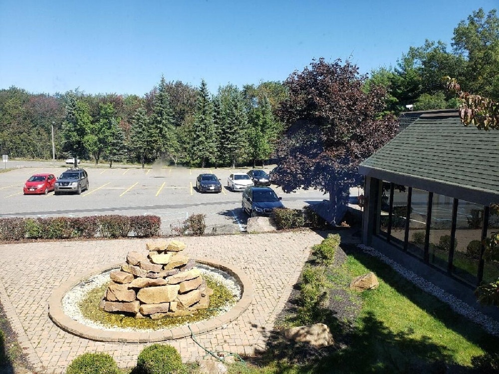 Chateau Resort & Conference Center 62/73