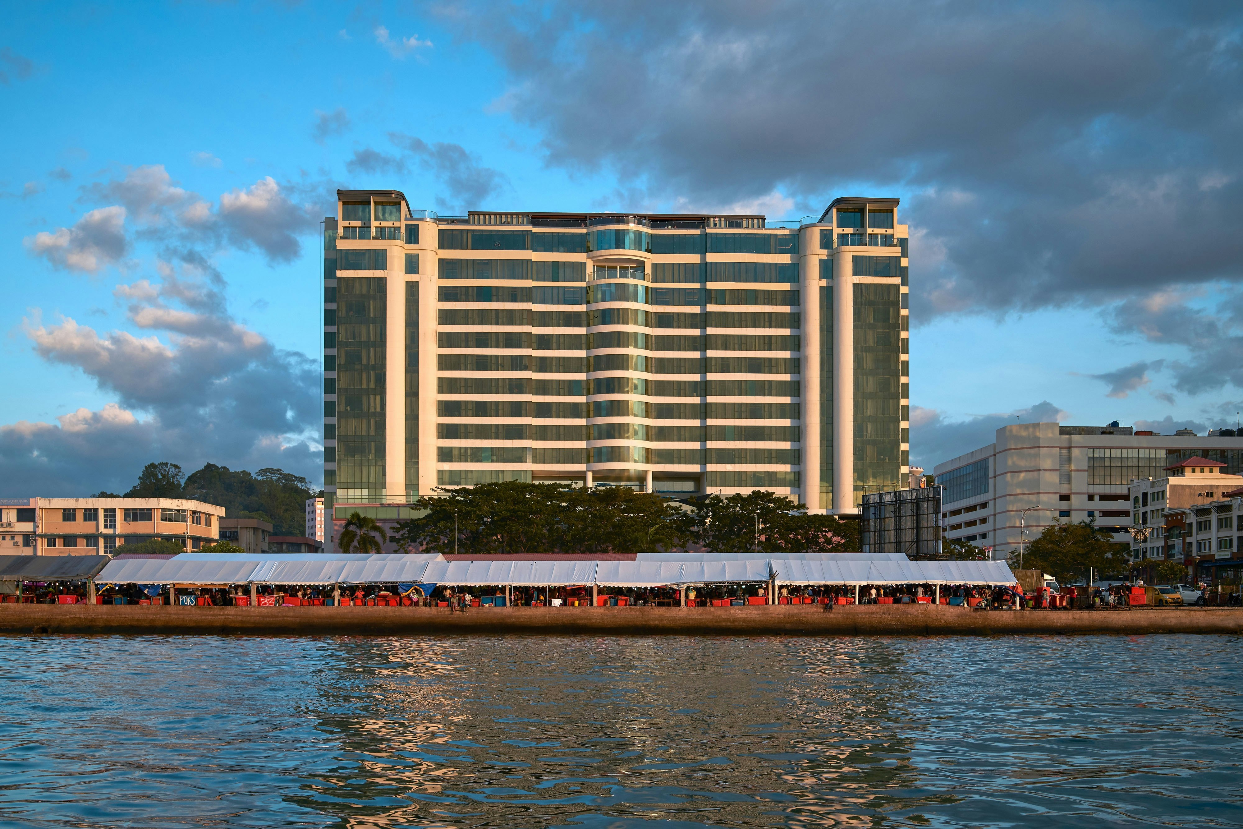 LE MERIDIEN KOTA KINABALU 26/27