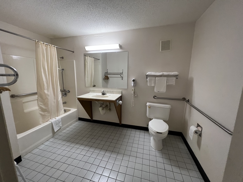 Garden Inn & Suites 14/53