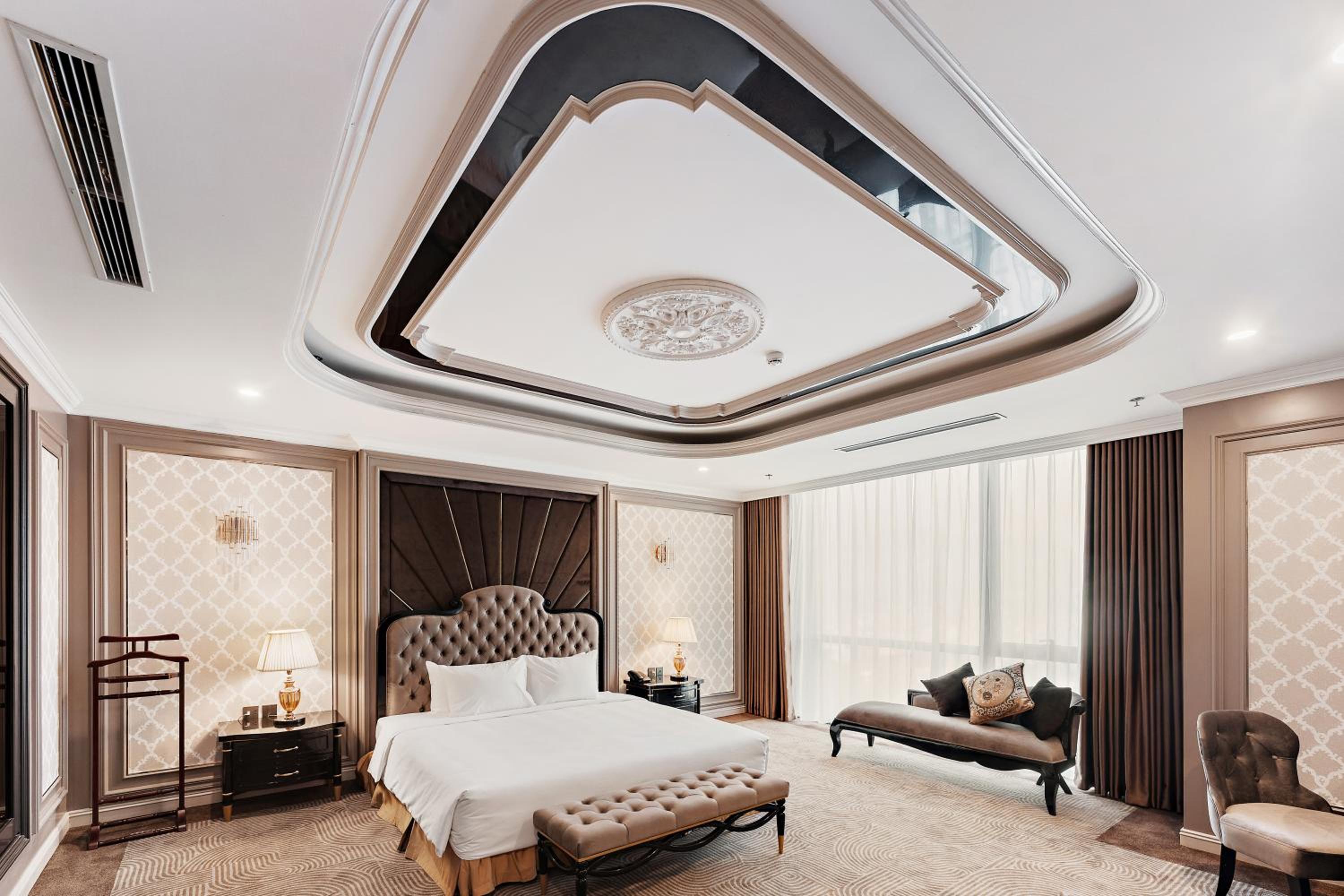 Royal, Suite, King Bed