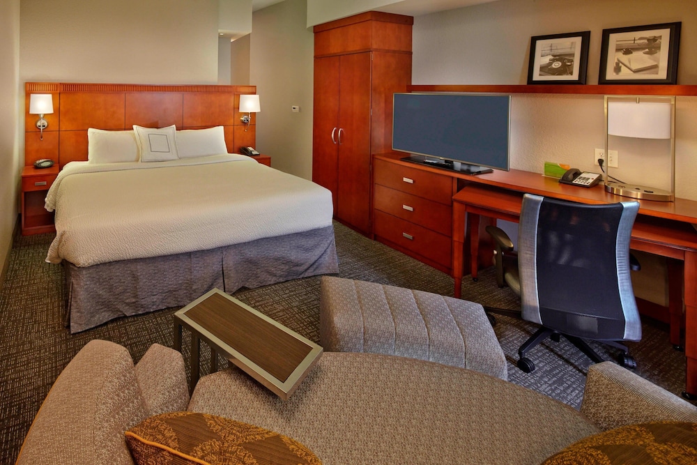 Courtyard by Marriott St. Petersburg Downtown 19/64