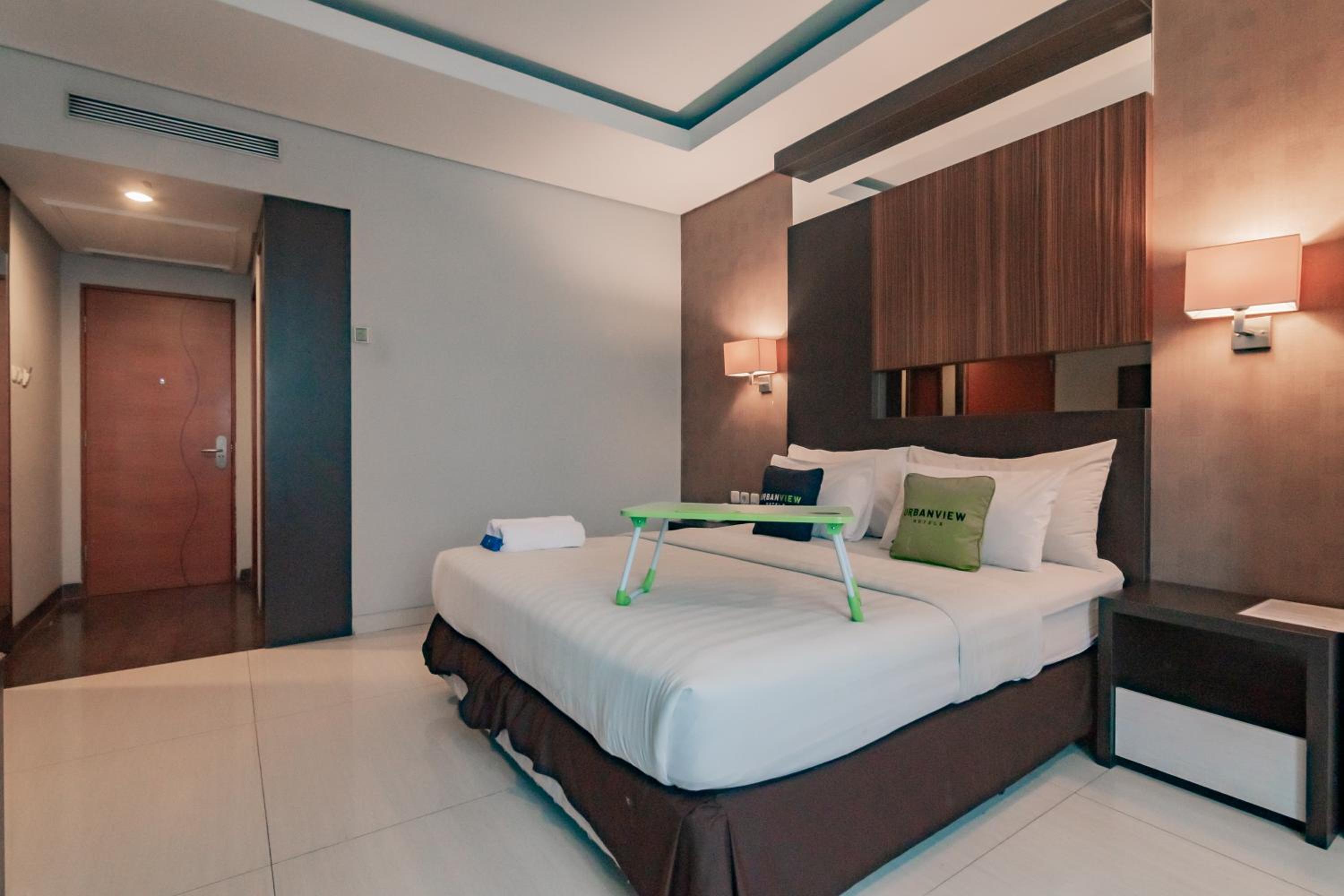 Urbanview Hotel Newton Riau Bandung 21/55