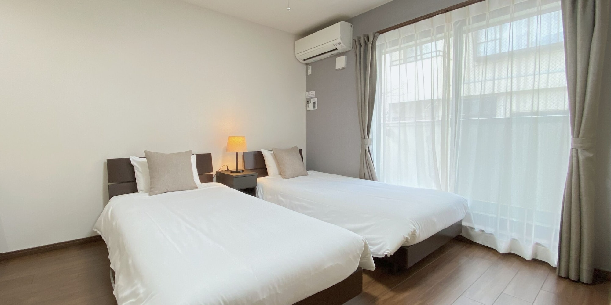 SUPERIOR, TWIN BEDS