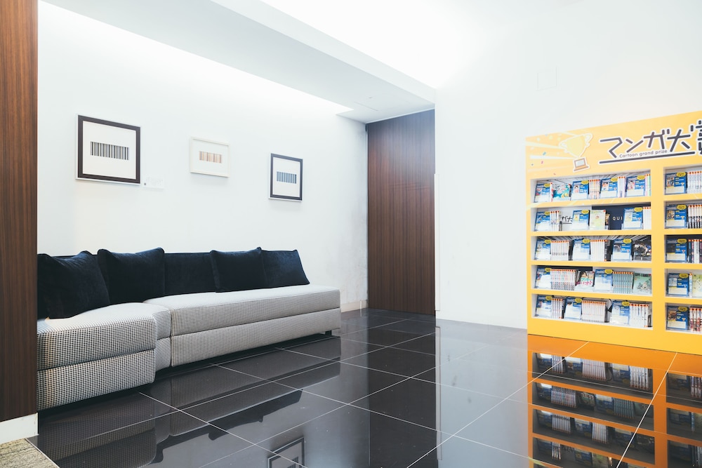 Quintessa Hotel Kokura Comic & Books 24/50