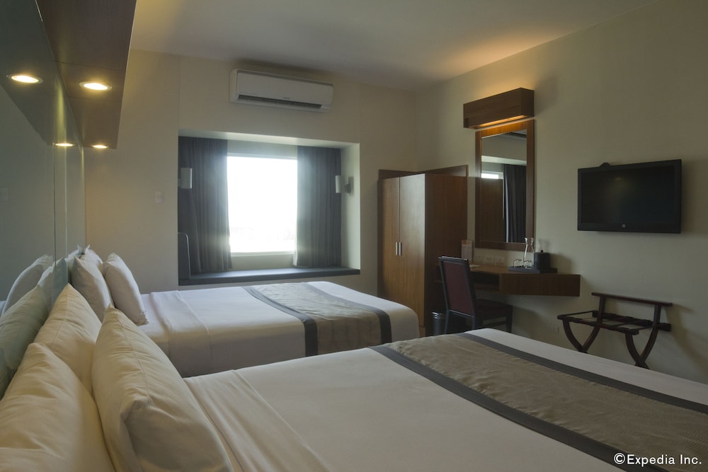 Microtel By Wyndham Up Technohub 11/29