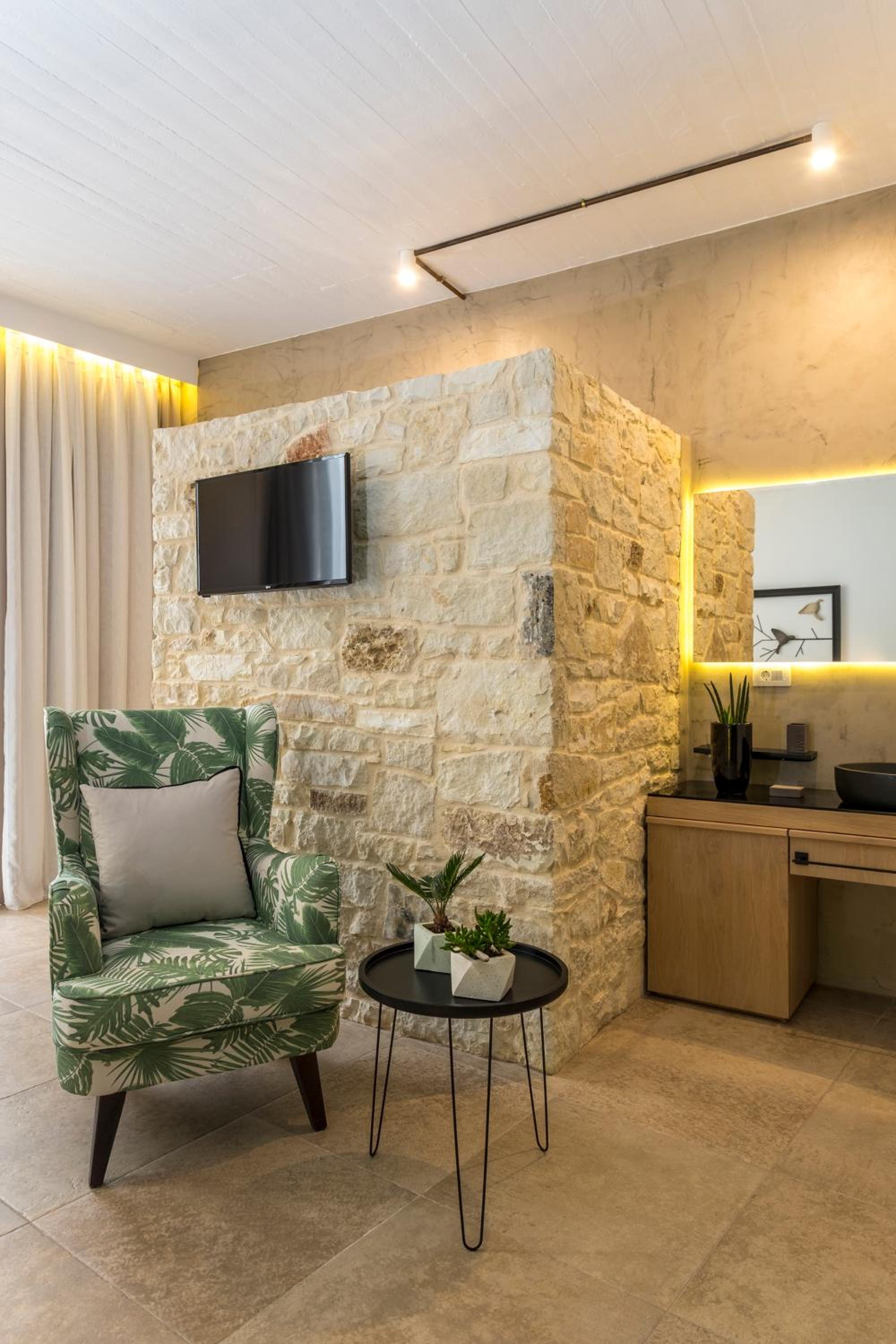Kalamaki Luxury Suites 32/51