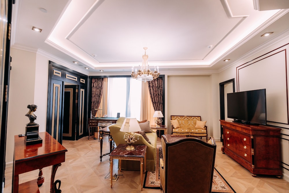 Golden Palace Hotel Yerevan 41/43