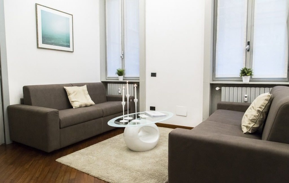 Milan Royal Suites Luxury Apartments 35/50