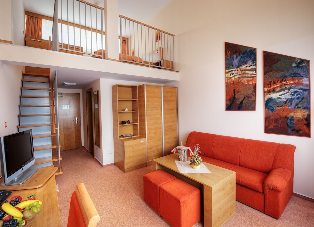 Hotel Aquacity Seasons 40/64