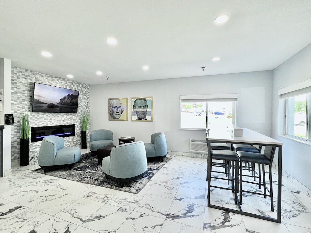 AmericInn by Wyndham Quincy 18/32