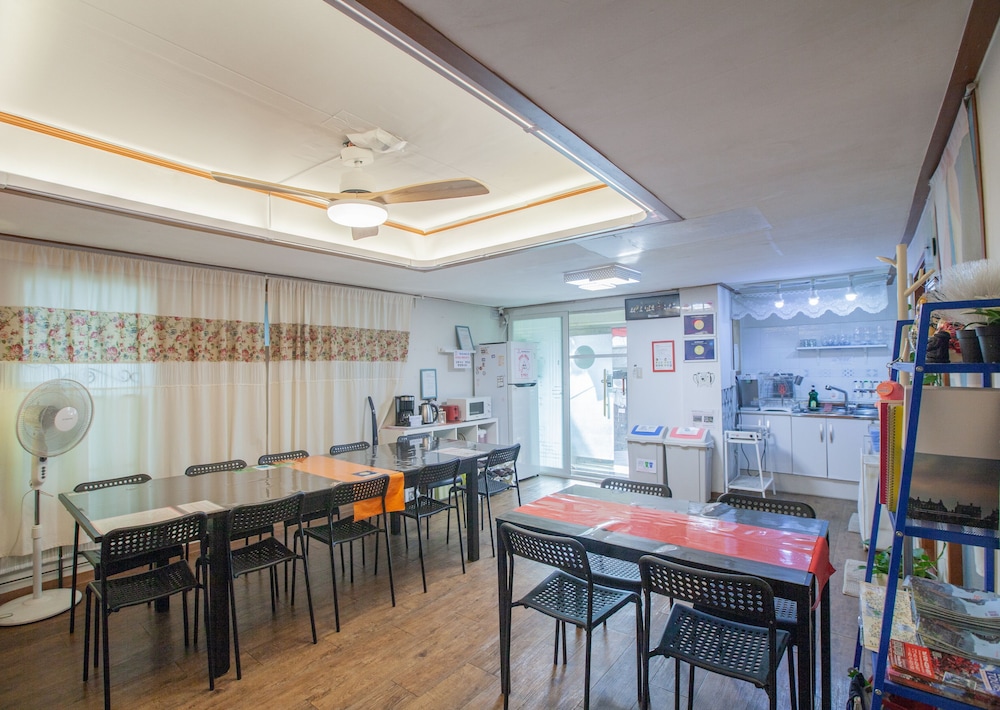 Jeong House 57/63
