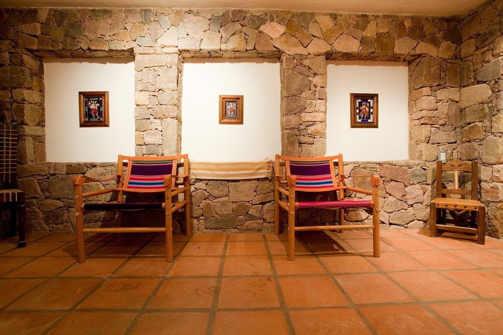 Marques de Tojo Hotel 43/63