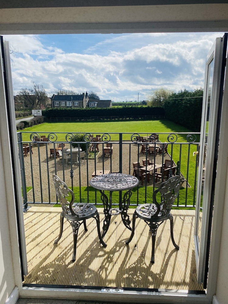 The Chequers Inn 24/50