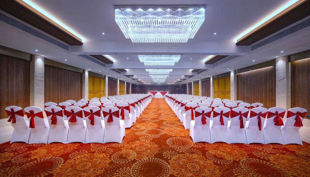 Royale Sarovar Portico Agra 59/65