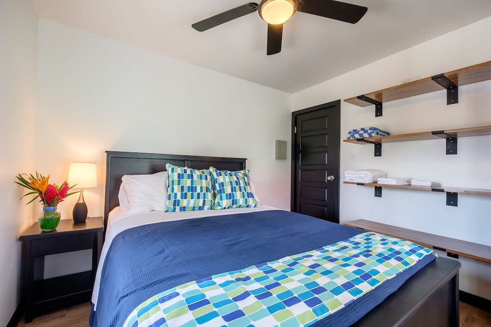 Aquavista Beachfront Suites 8/29