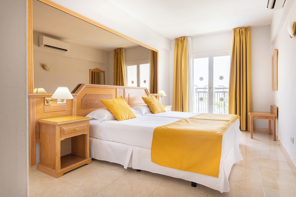 Villa De Adeje Beach 12/50