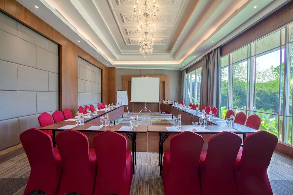 Ramada Suites By Wyndham Solo 37/45