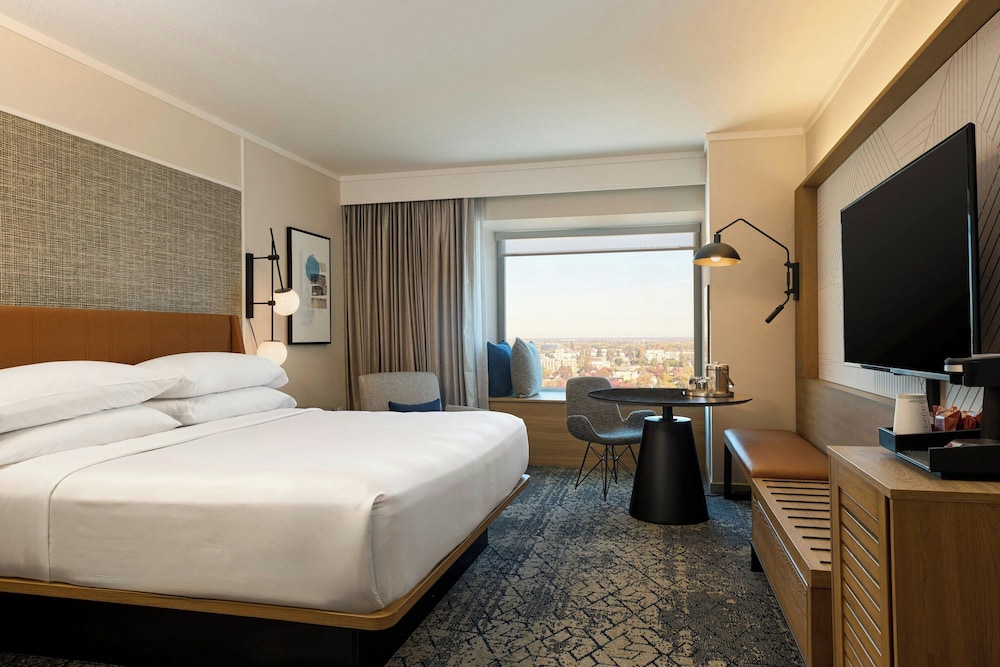 غرفة بسرير كينج، Sheraton Grand Sacramento 2/10
