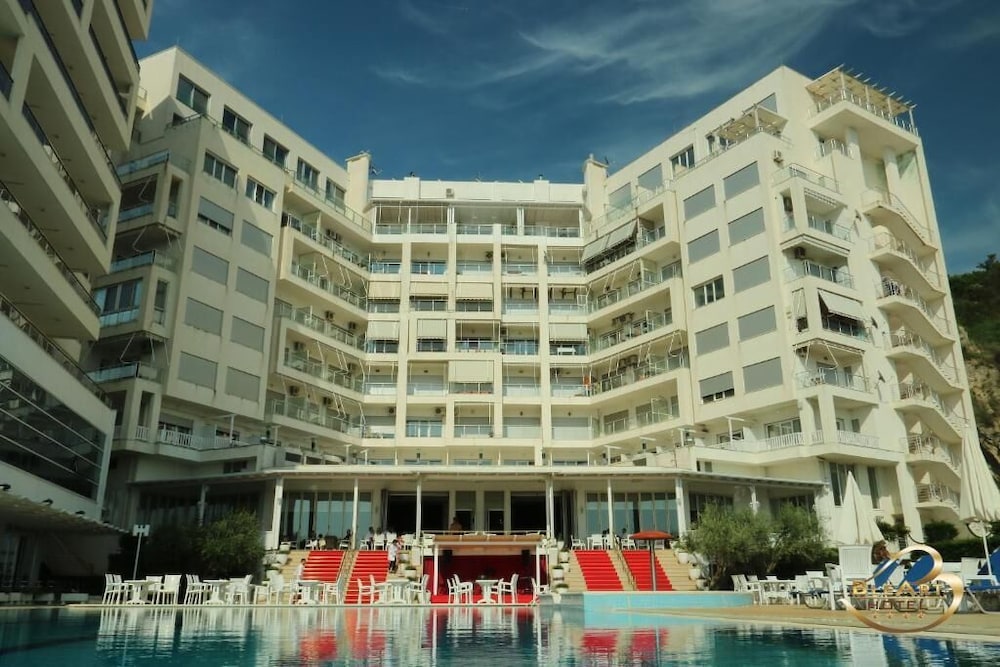 Bleart Hotel 9/92