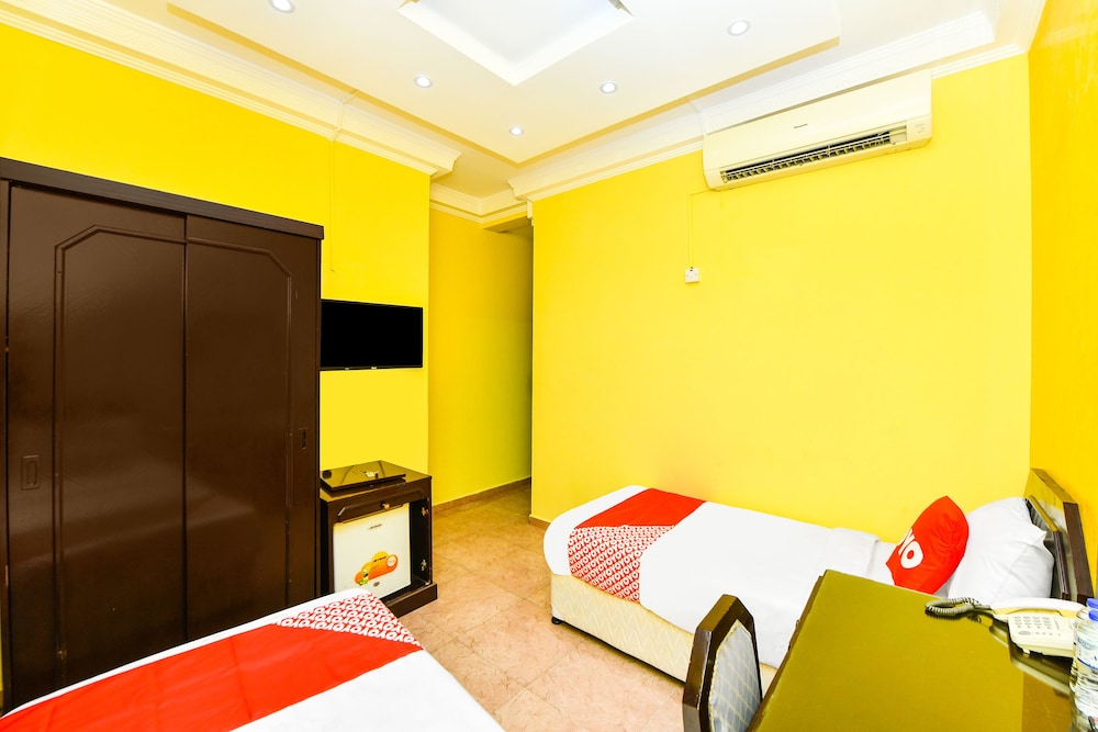 OYO 137 Marina Hotel 28/58