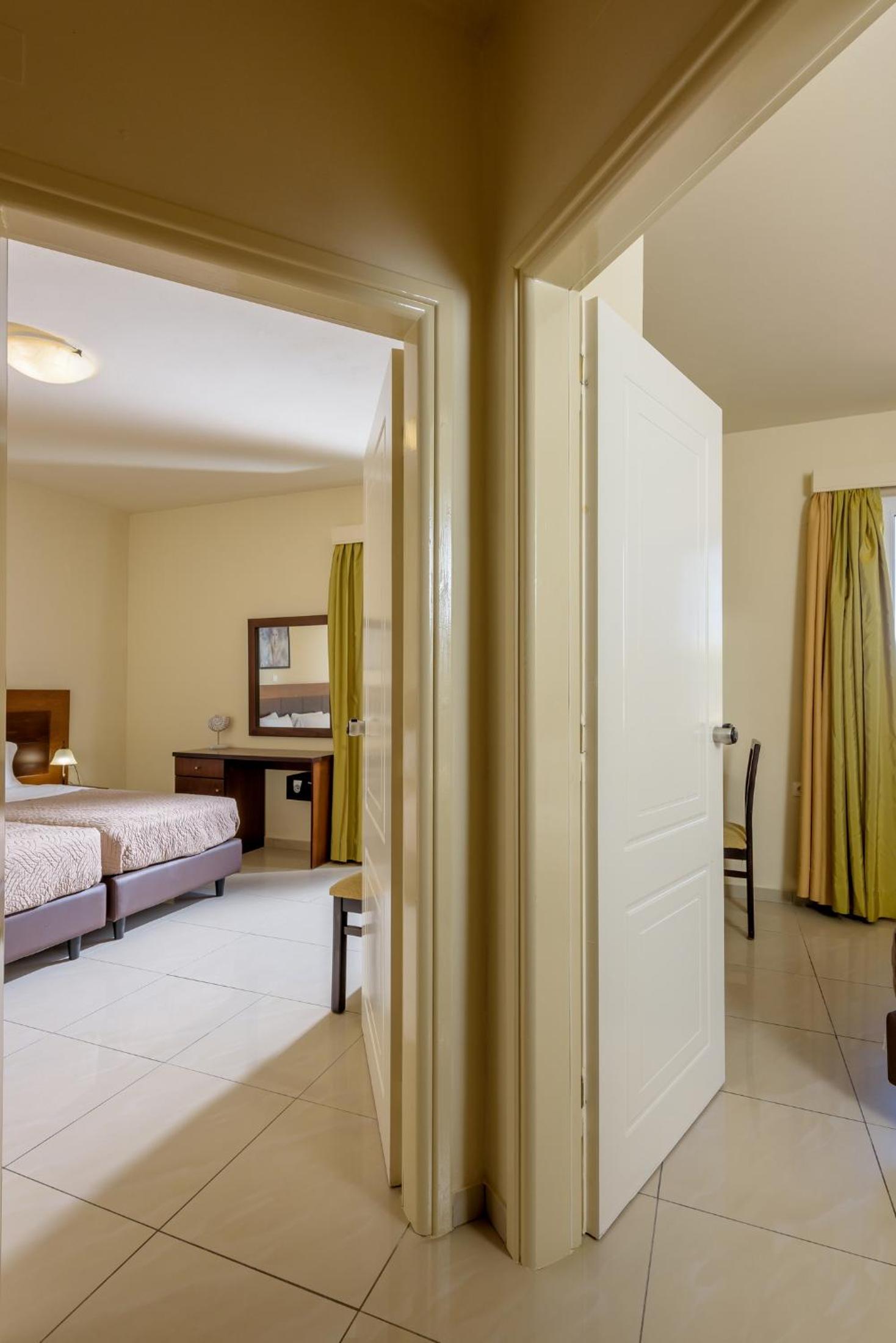 2 Bedrooms, Suite, Plunge Pool، Theo Hotel 5/8
