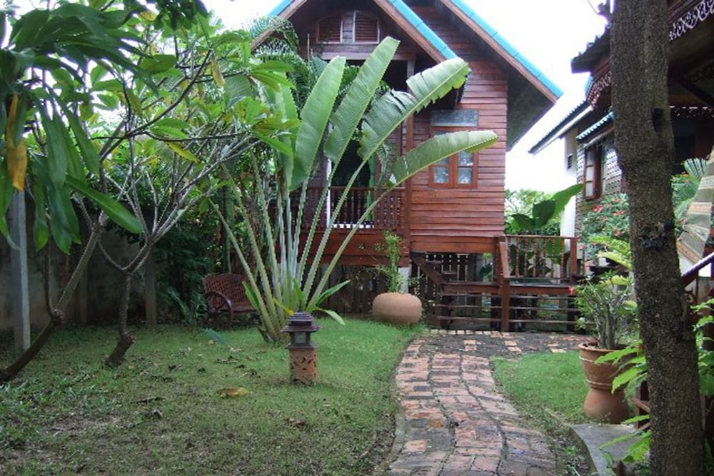T.R. Guesthouse 63/68