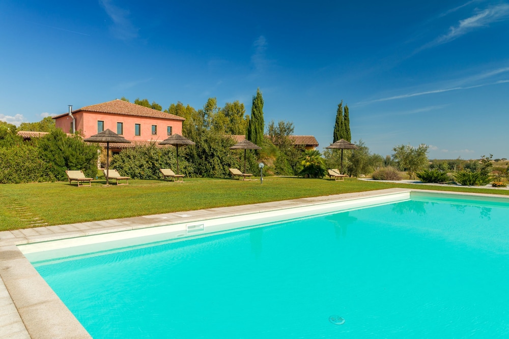 Janas Country Resort 15/16