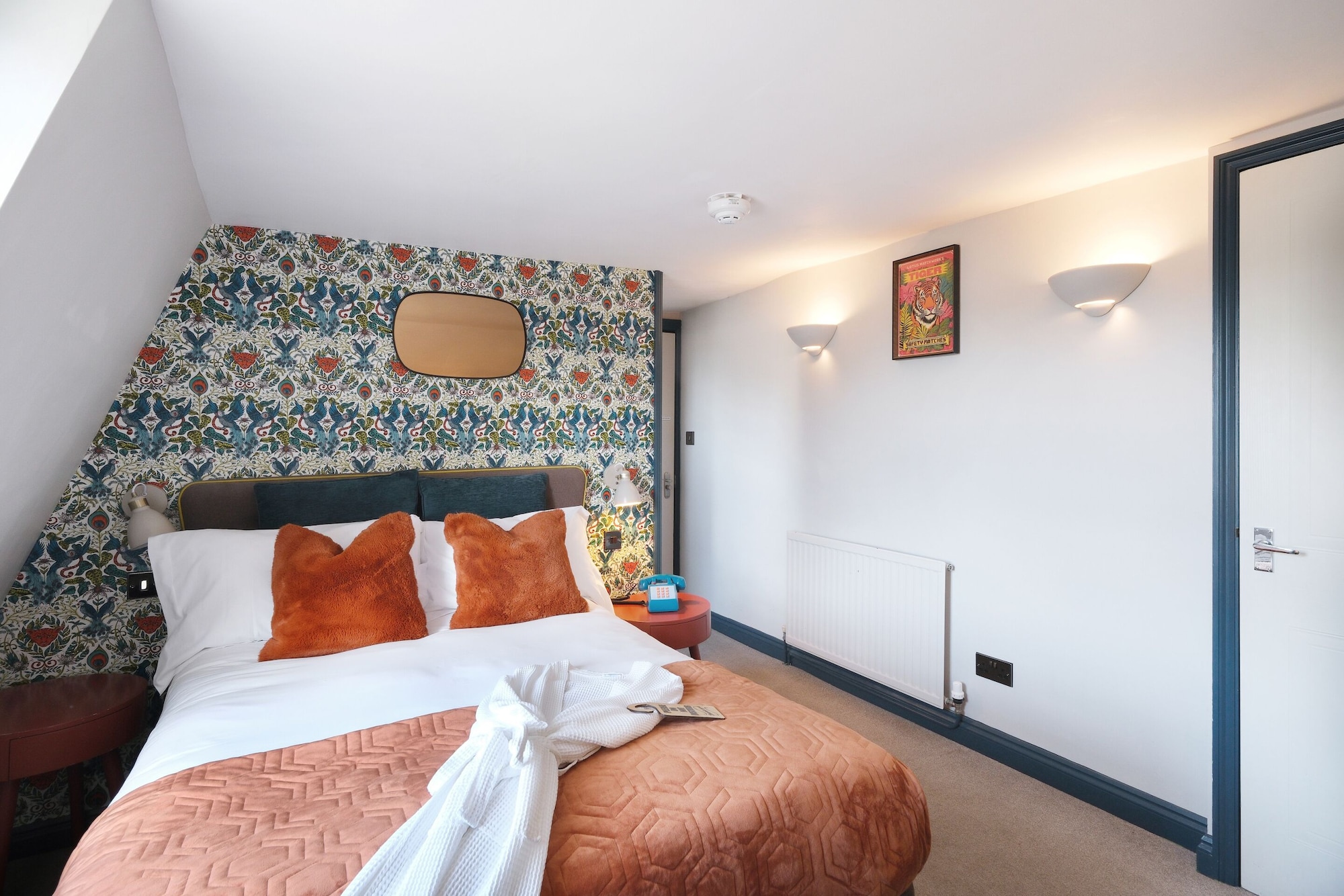 STANDARD, DOUBLE BED