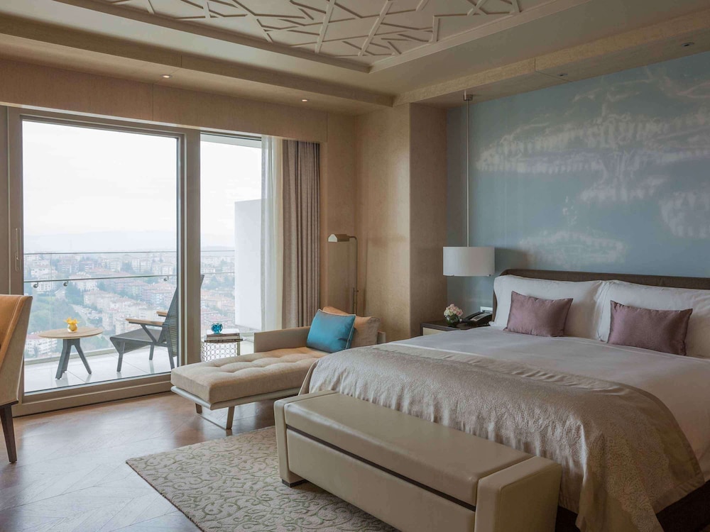 RAFFLES ISTANBUL 16/68