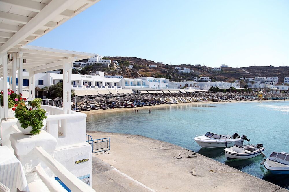Petinos Beach 63/72