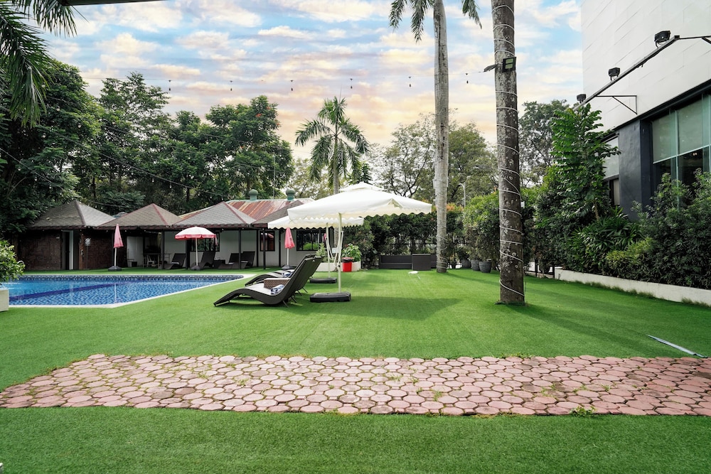Sunday Hevea Hotel and Resort 47/55