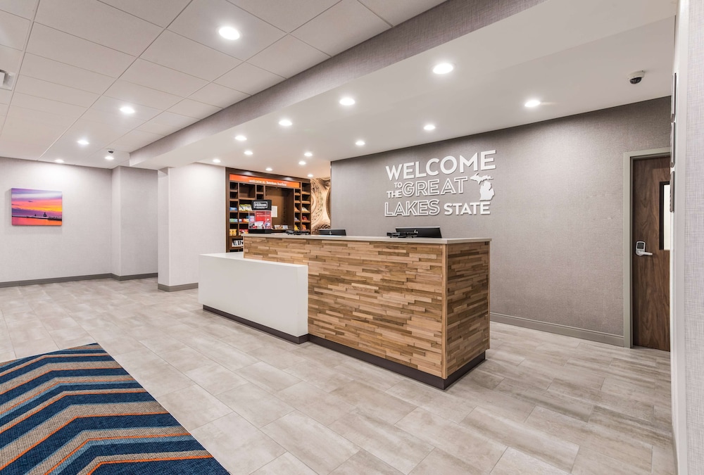 Hampton Inn and Suites Benton Harbor MI 10/47