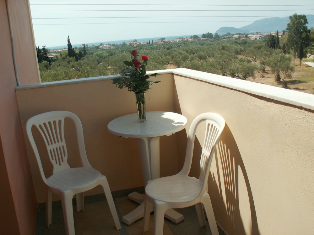 Elanthi Village Hotel 65/85