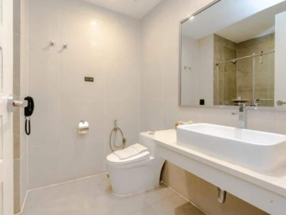 Livingston Hotel Sandakan 55/57