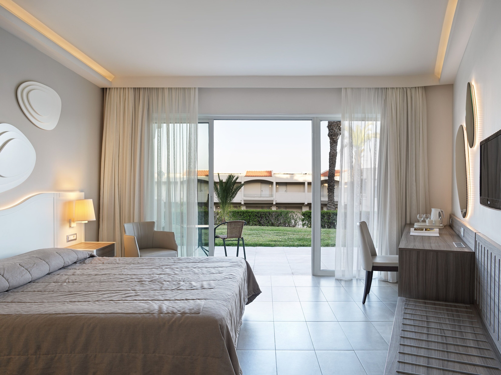 2 BEDROOMS, FAMILY SUITE