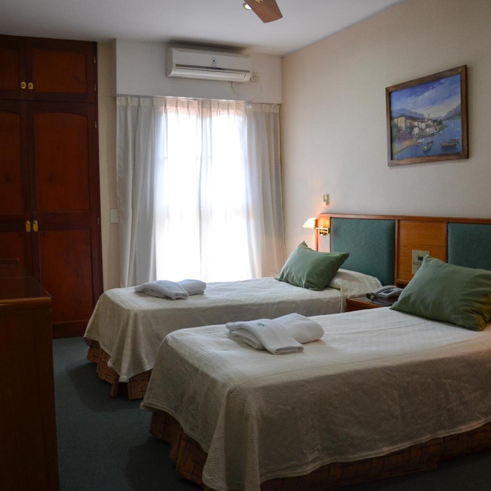 Hotel Algeciras 4/32