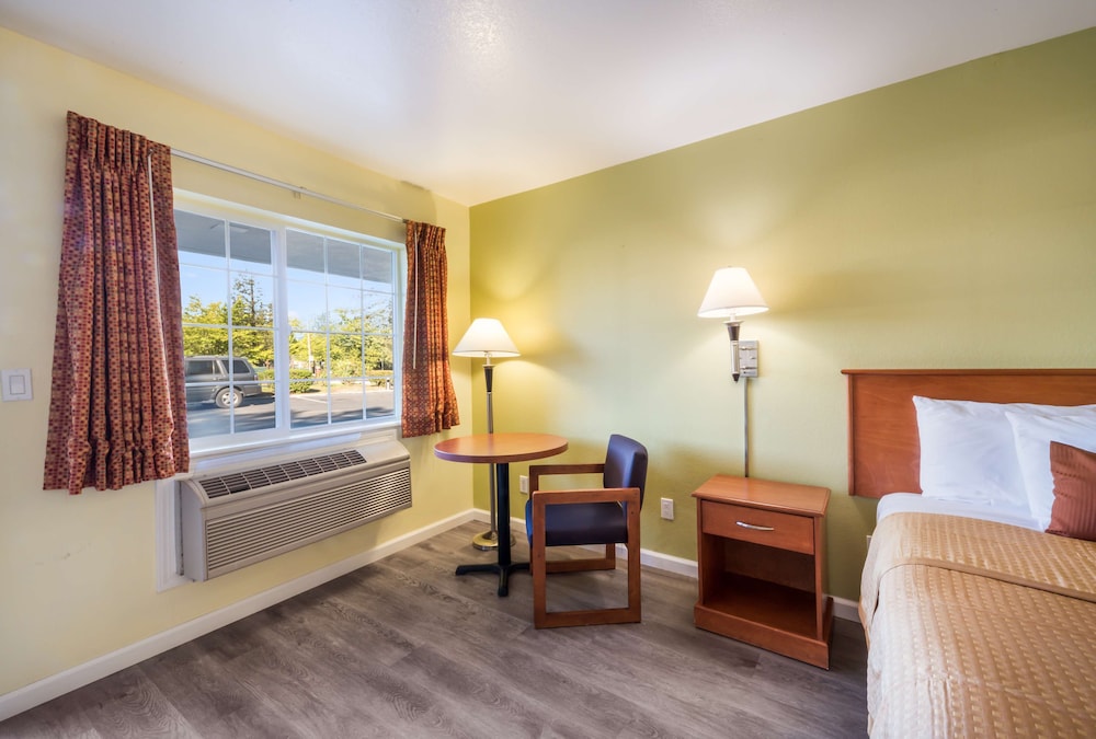 Americas Best Value Inn-Santa Rosa 21/27