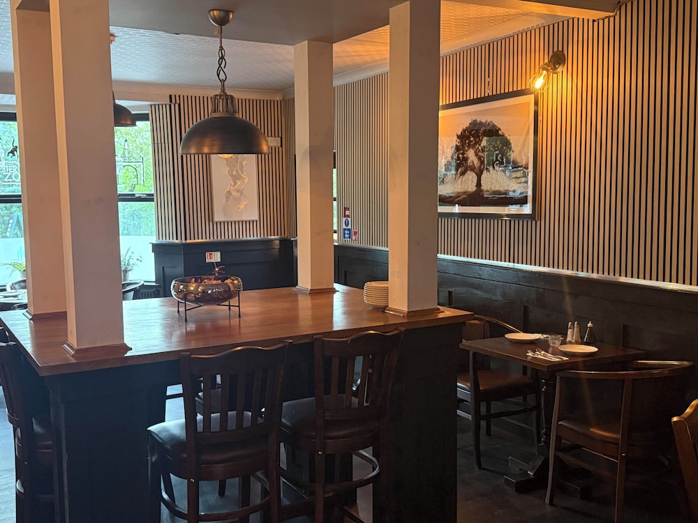 Rowton Poplars Hotel 33/38