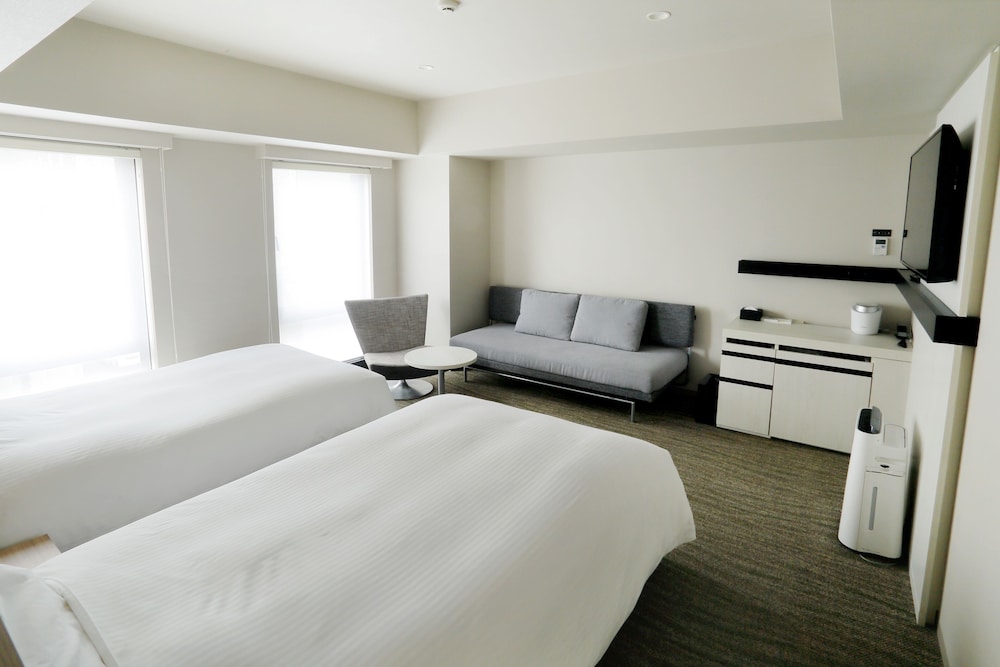 ROOM, TRIPLE, TWIN BEDS, SOFA