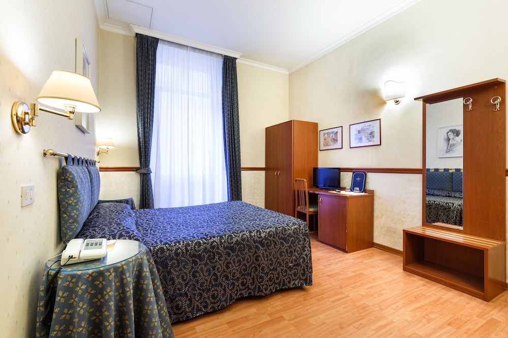 Hotel Paris 22/49