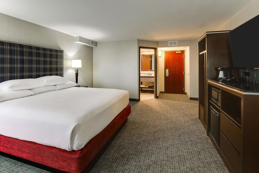 Drury Inn and Suites St. Joseph 14/45