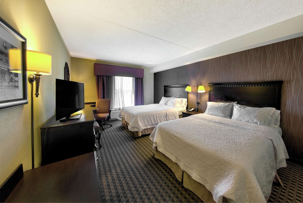 Hampton Inn & Suites Chadds Ford 19/60