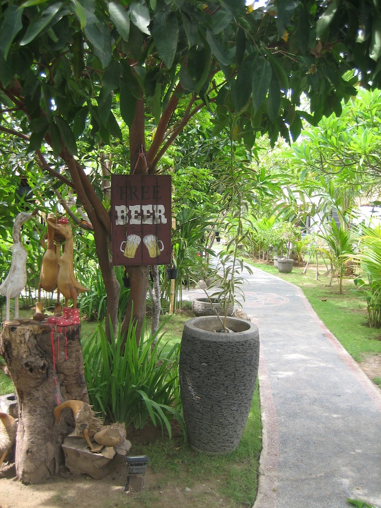 Amed Harmony Cafe And Bungalows 65/68