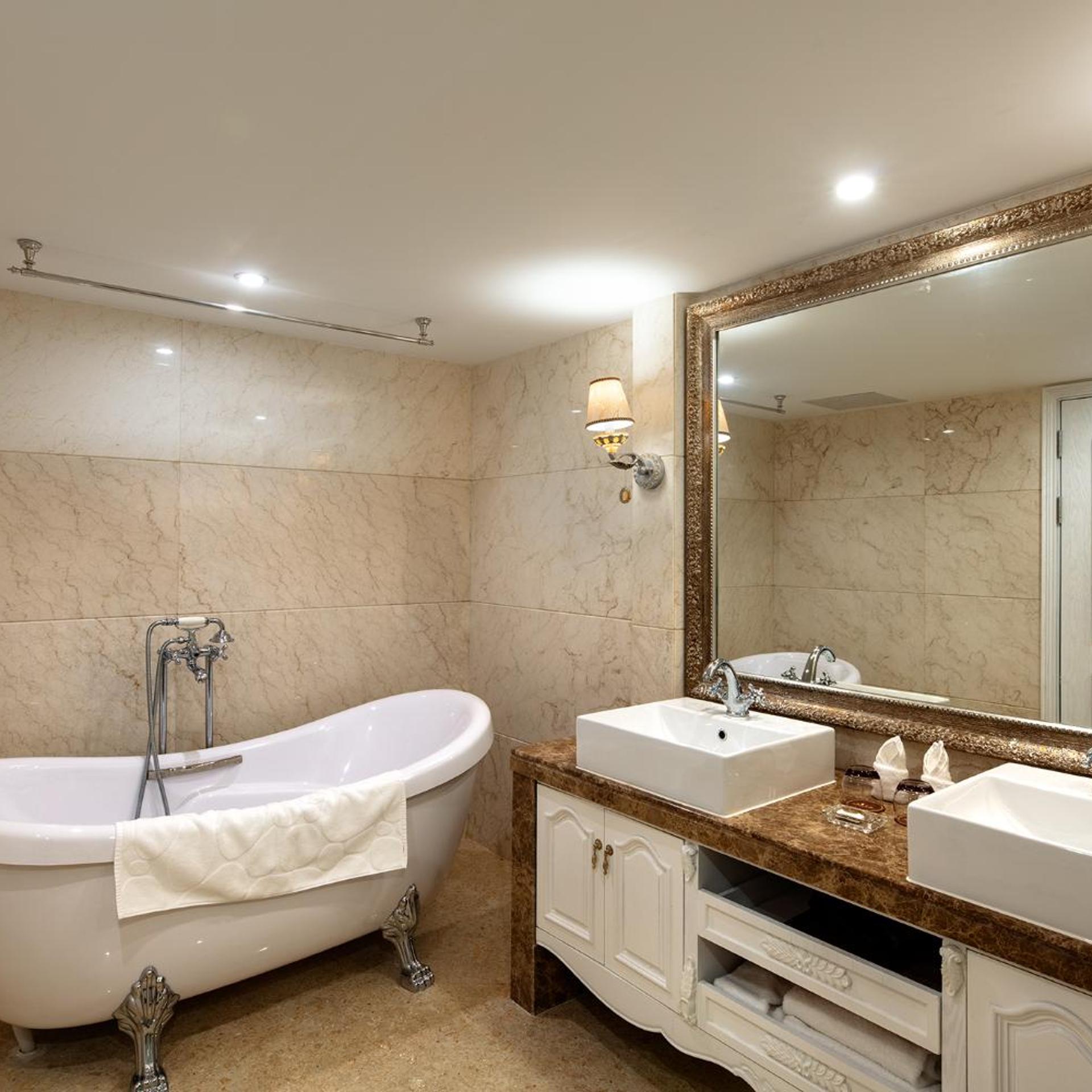 Guilin Bravo Hotel 61/63