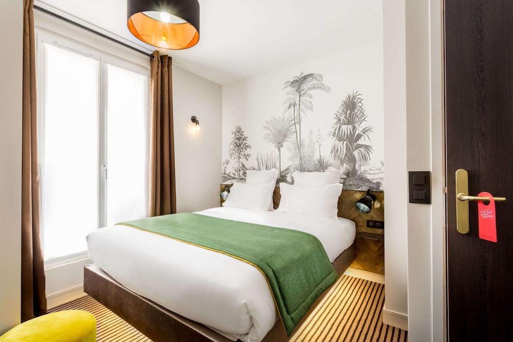CONNECTING, FAMILY, 2 QUEEN BEDS