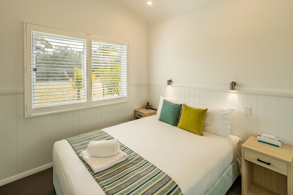 3 BEDROOMS, DELUXE, CABIN
