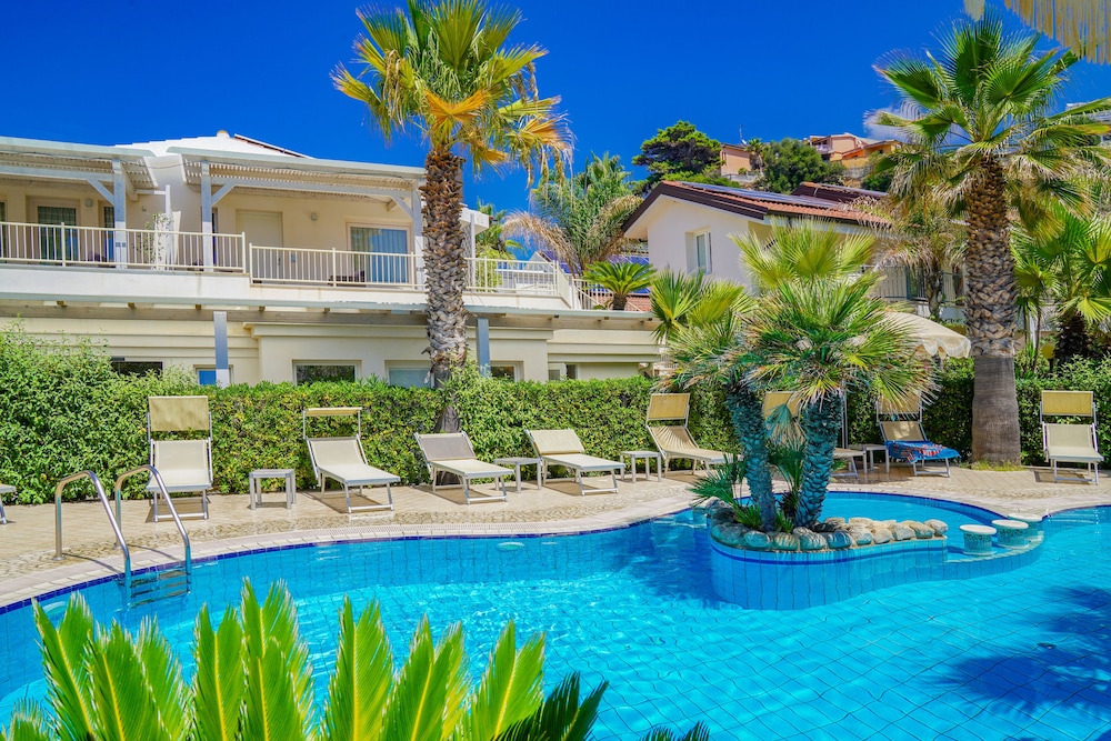Baia Del Godano Resort & Spa 73/78